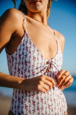 Jelene One Piece - Oxford -Coastal Tropic 240112 skatie 4498 edit