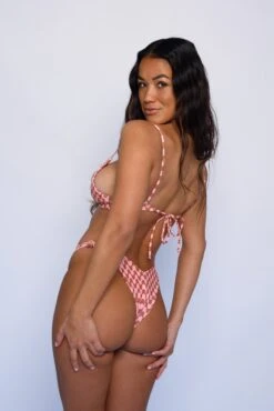 Suzanne Bottom - Slater -Coastal Tropic SKATIE Slater 40 pp df0bfb16 f422 4f33 ae64 73c1841ae9f4