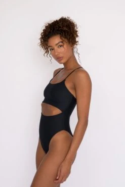 Madison One Piece - Black -Coastal Tropic SKATIE black 93 be6e694d 92f6 4a95 a7bc 70ee70f6f60a